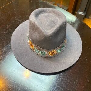 Lucky Brand Gray Felt Hat with Floral Band